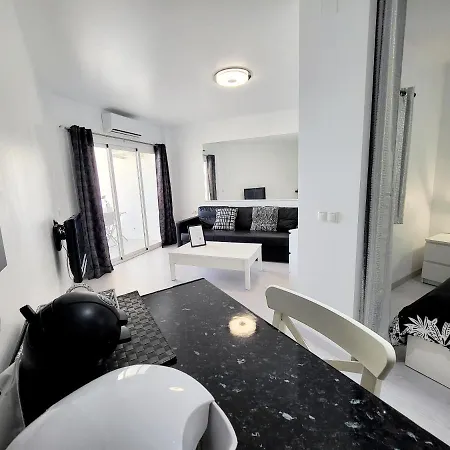 Le Luxe Au Soleil Face A La