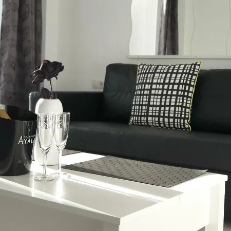 아파트 Le Luxe Au Soleil Face A La *